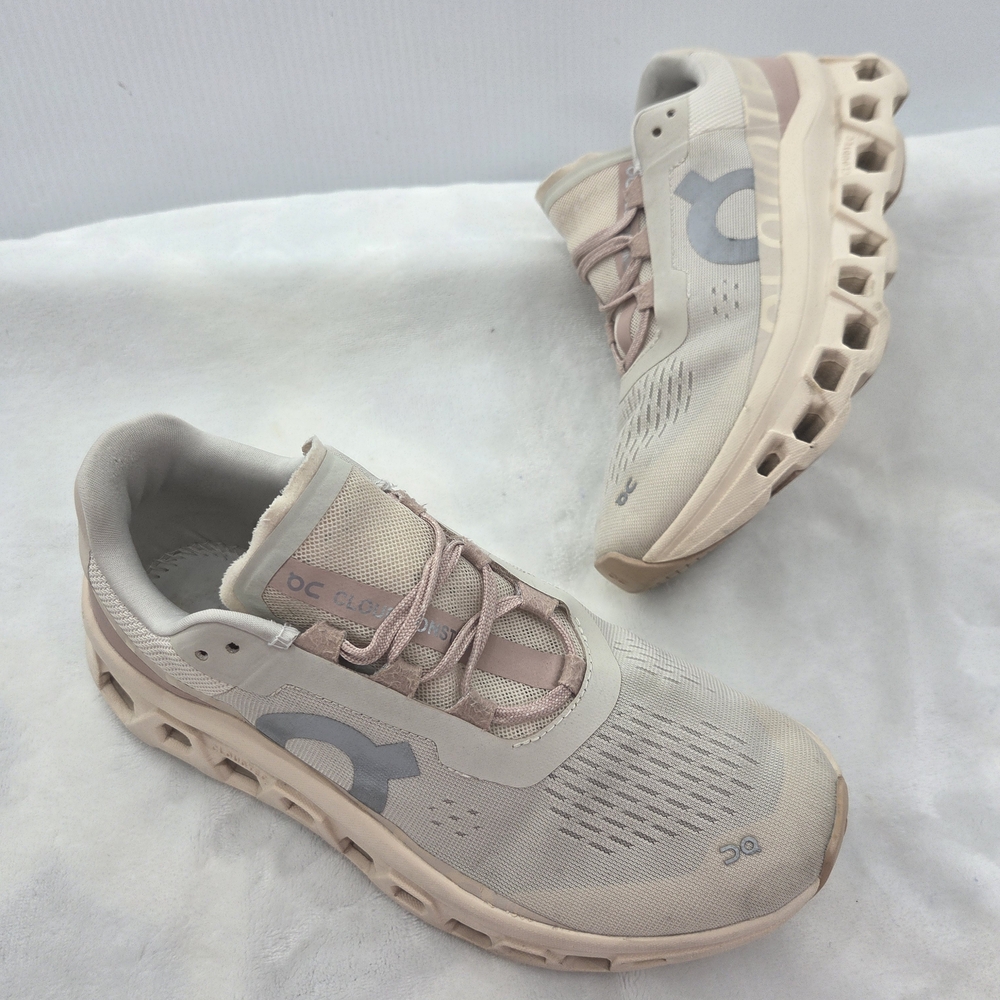 On‎ Running Cloud Sneakers Women’s 9.5 Beige Pink Lightweight Running Shoes